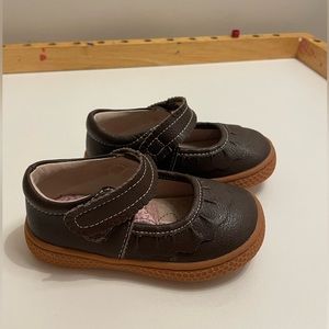 Livie & Luca girls brown Mary Janes, Ruche Classic size 6